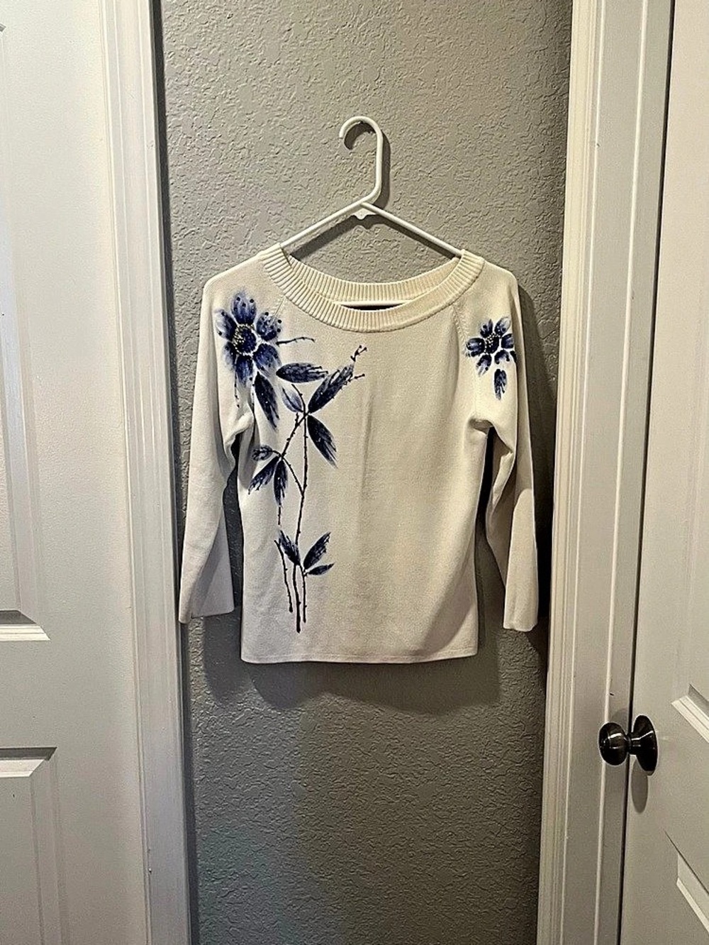White Floral Embellished Crewneck Sweater
